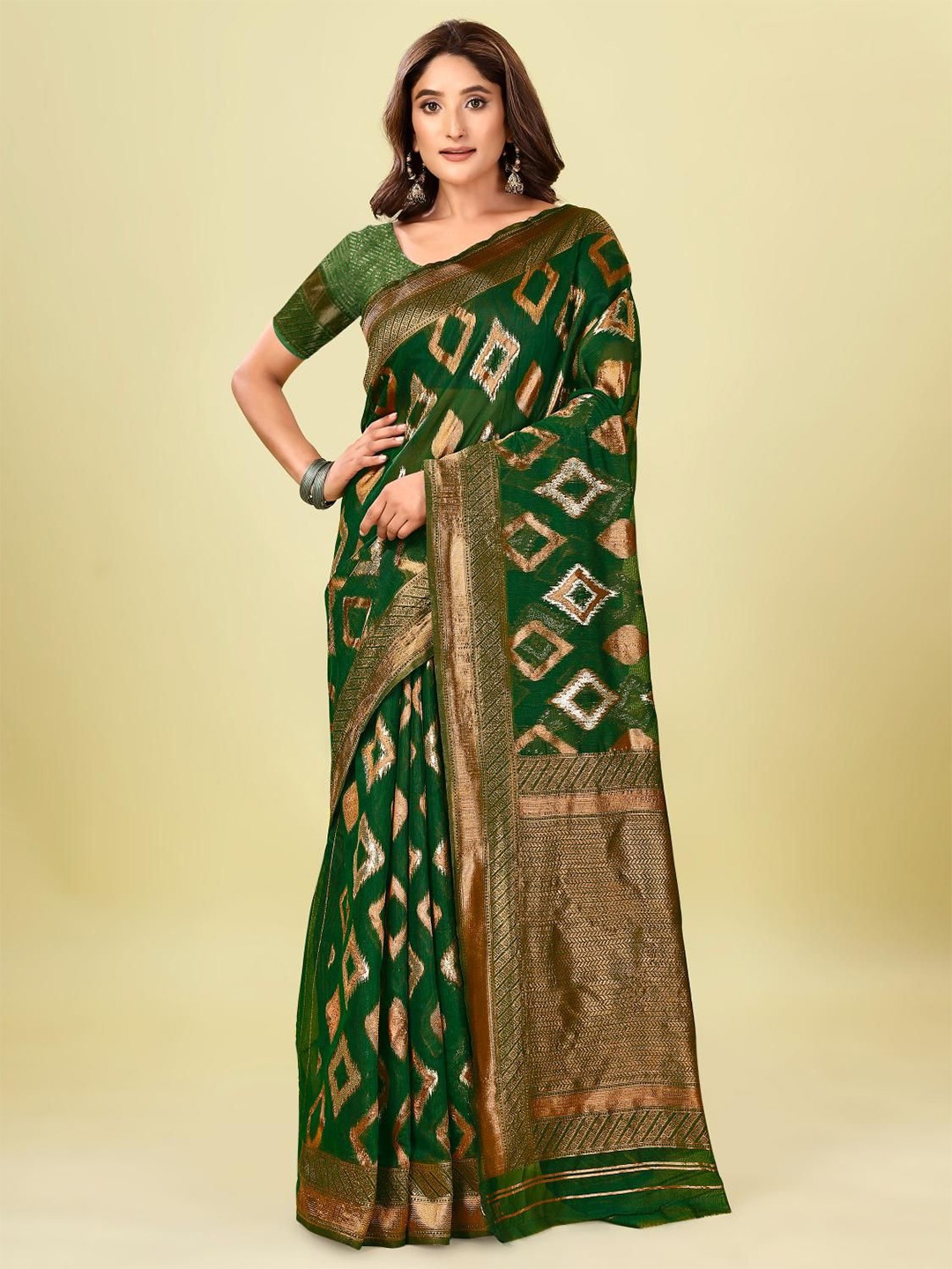

VenderVilla Woven Design Silk Blend Banarasi Saree, Green