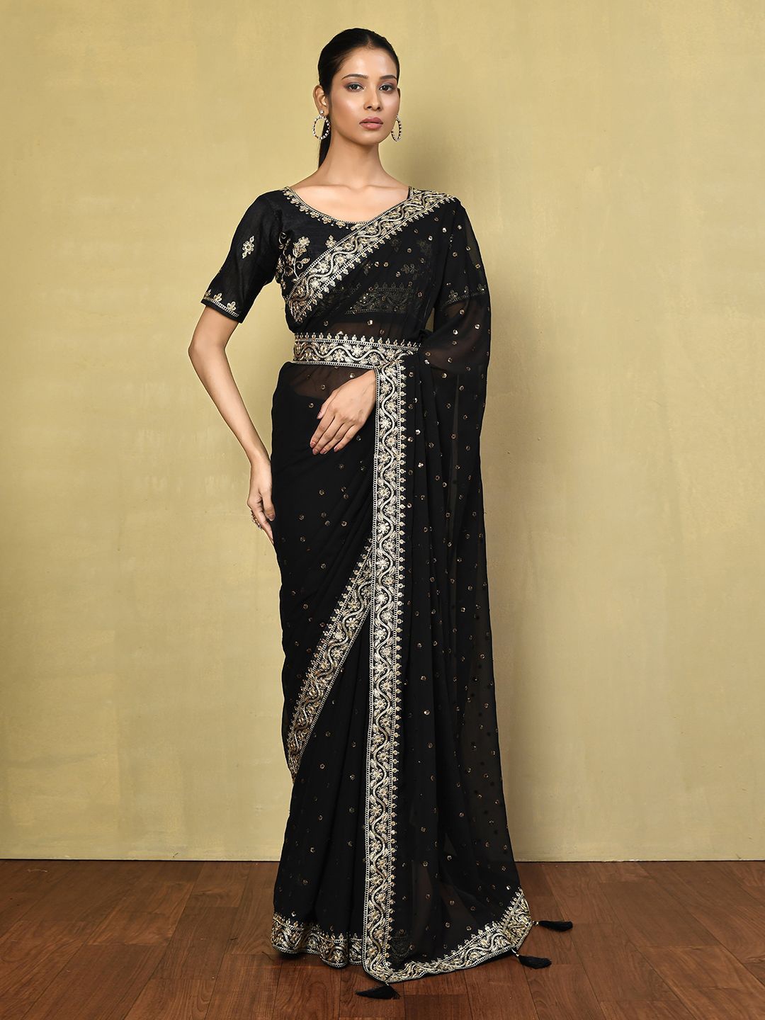 

Samyukta Singhania Floral Beads and Stones Poly Georgette Belted Saree, Black