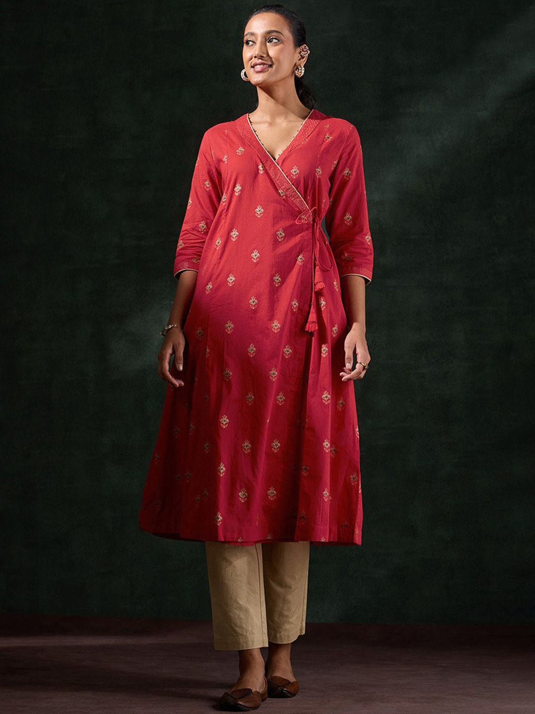 

Taneira Floral Printed V Neck Pure Cotton A line Kurta, Red