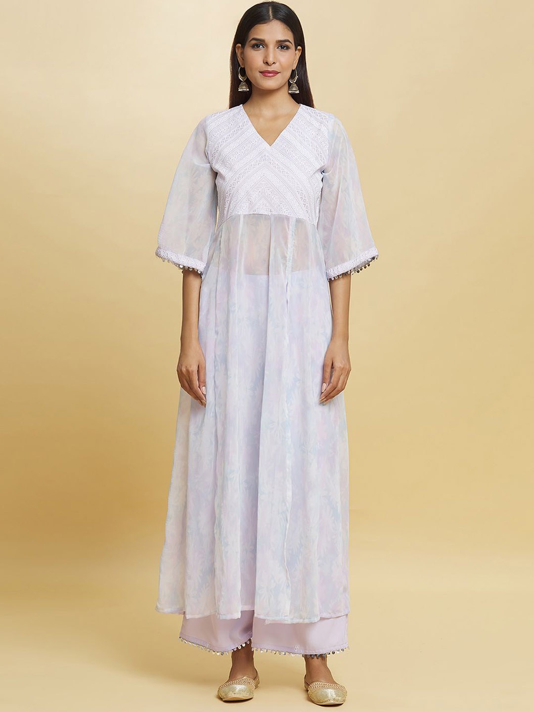 

Samyukta Singhania Floral Printed Gotta Patti Straight Kurta with Palazzos, Blue