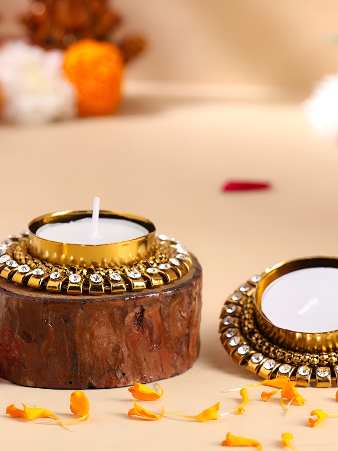 

Floweraura Brown & White 2 Candle