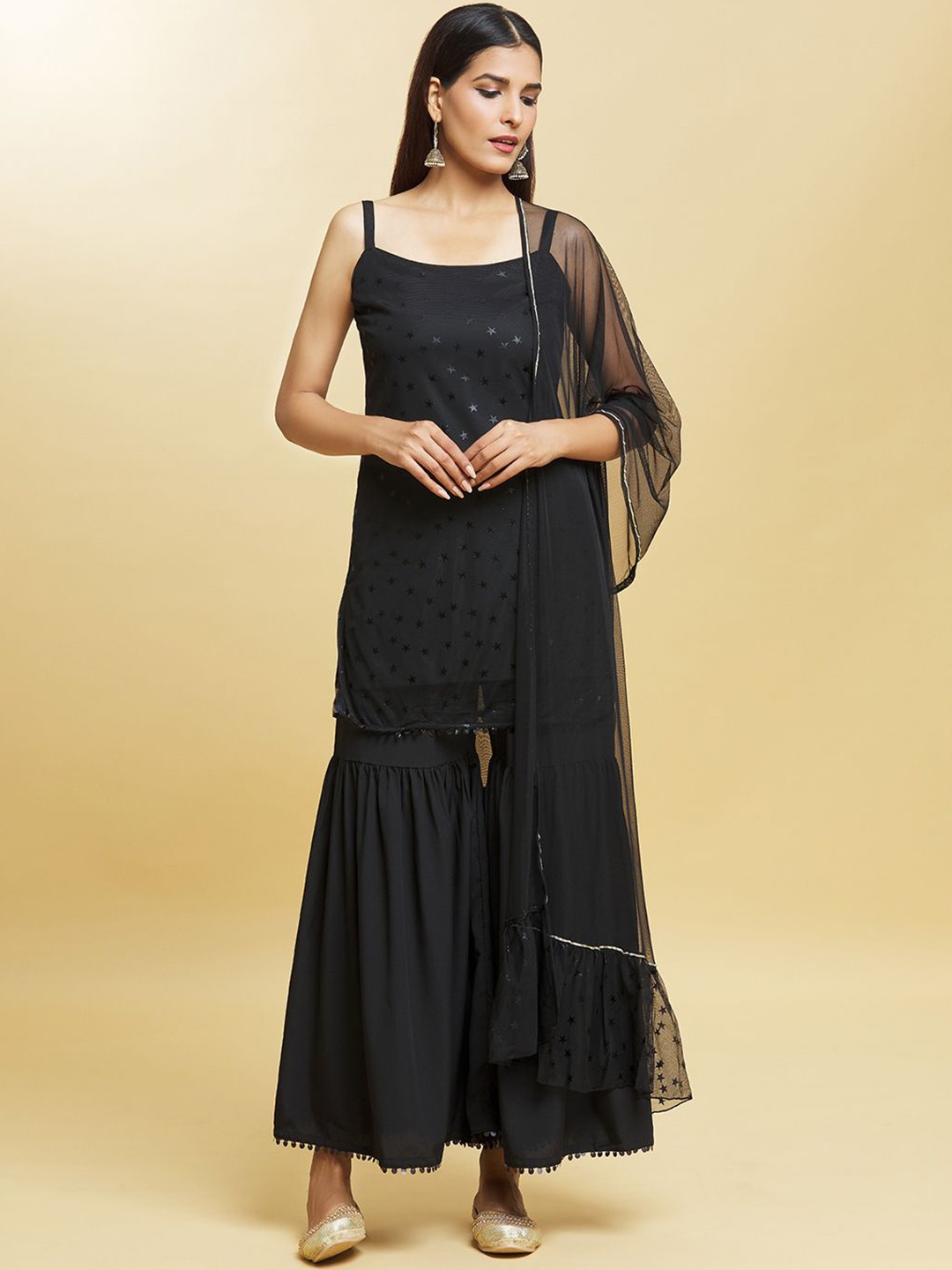 

Adara Khan Women Printed Regular Kurti with Sharara & With Dupatta, Black