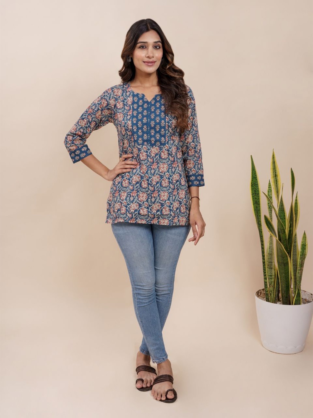 

EKISHA Printed Tops, Blue
