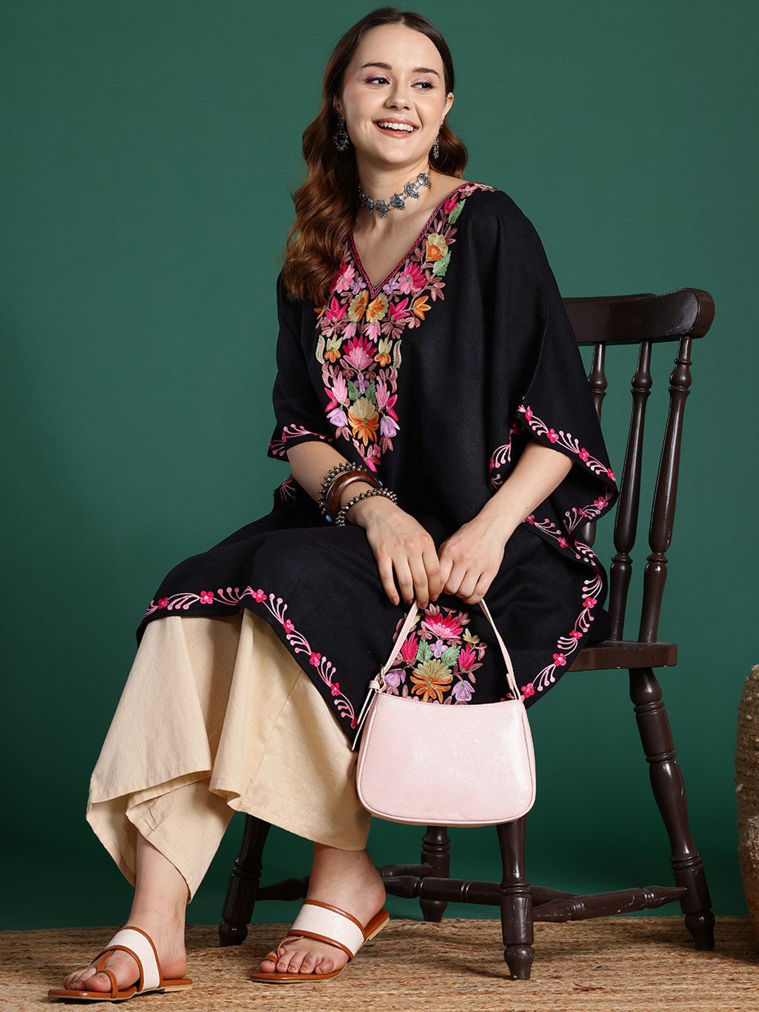 

Sangria Floral Embroidered Flared Sleeves Thread Work Kaftan Kurta, Black