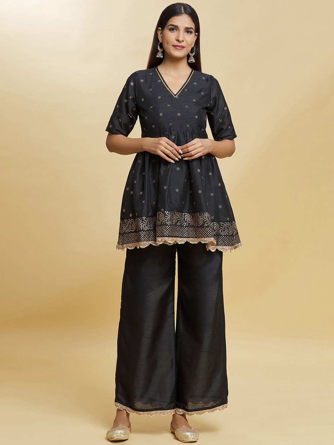 

Adara Khan Women Ethnic Motifs Printed Regular Kurti with Palazzos, Blue