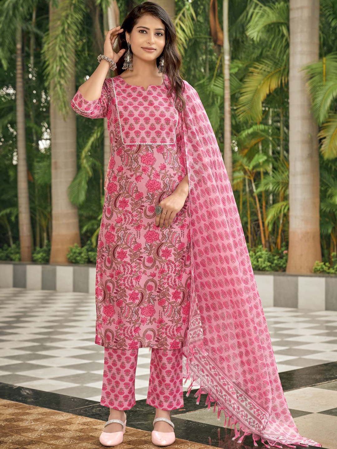 

NAINVISH Floral Printed Notch Neck Gotta Patti Straight Kurta with Trousers & Dupatta, Pink