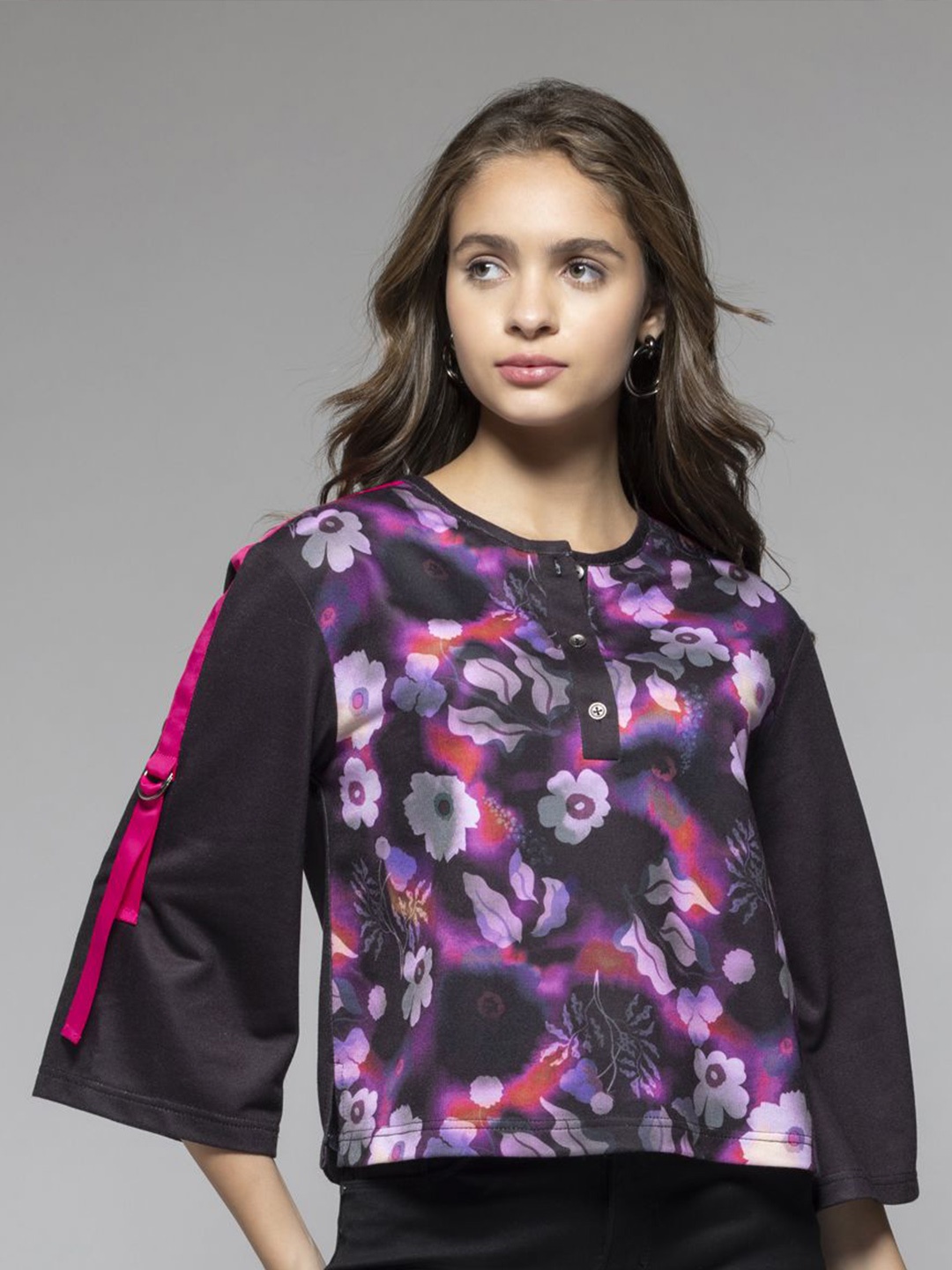 

SHAYE Women Floral Print Bell Sleeve Crop Top, Black