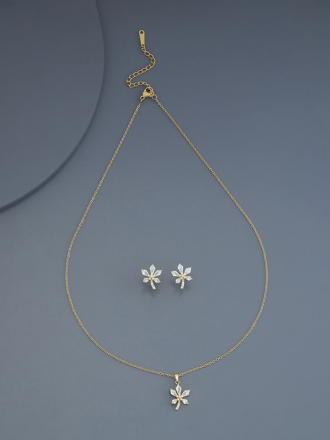 

Kushal's Fashion Jewellery Gold-Plated Cubic Zirconia Stone-Studded Jewellery Set