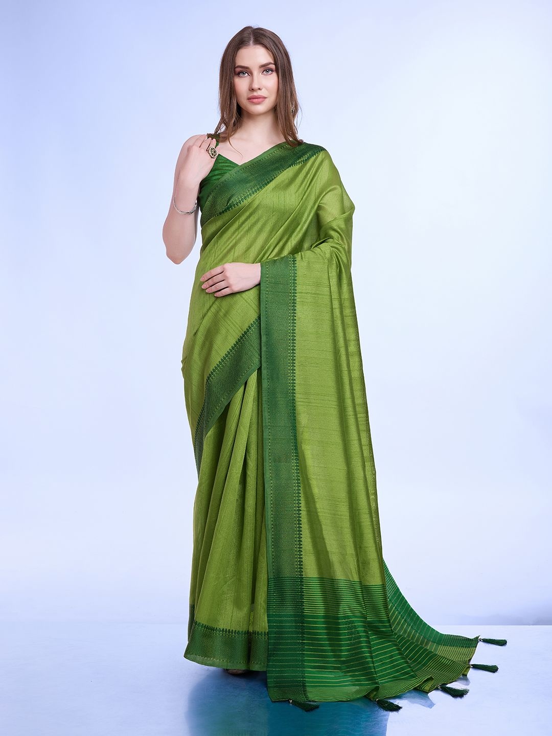 

DOI MOI Pure Silk Banarasi Saree, Green
