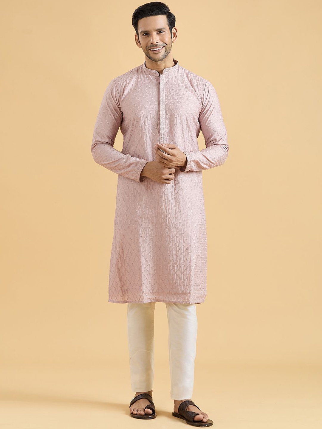 

Aryavir Malhotra Men Embroidered Regular Thread Work Kurta with Pyjamas, Pink