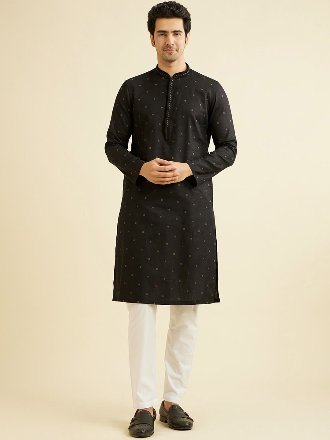 

Manyavar Ethnic Motifs Woven Design Pure Cotton Straight Kurta With Trousers, Black