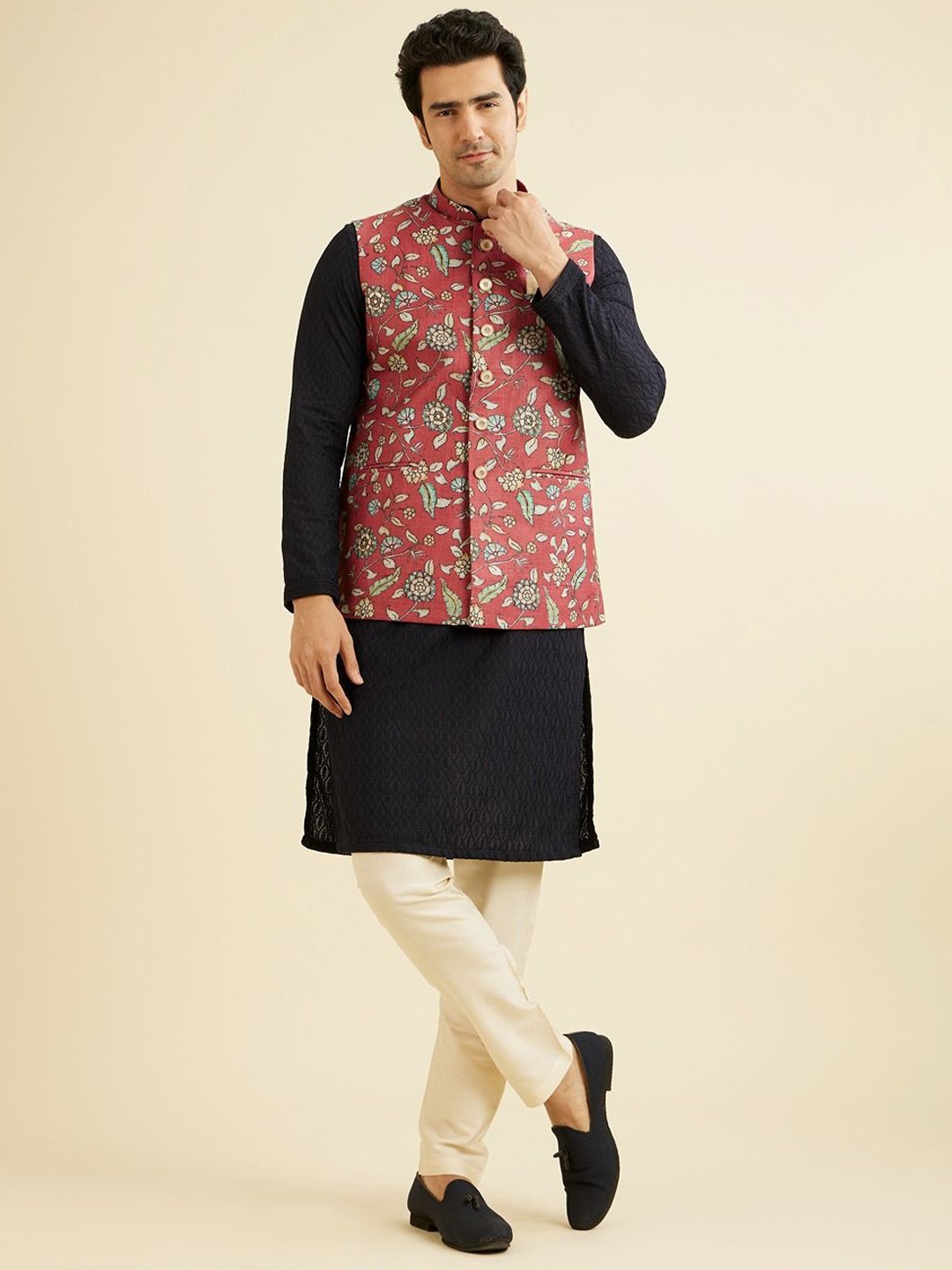 

Manyavar Men Mandarin Collar Sherwani Set, Rust