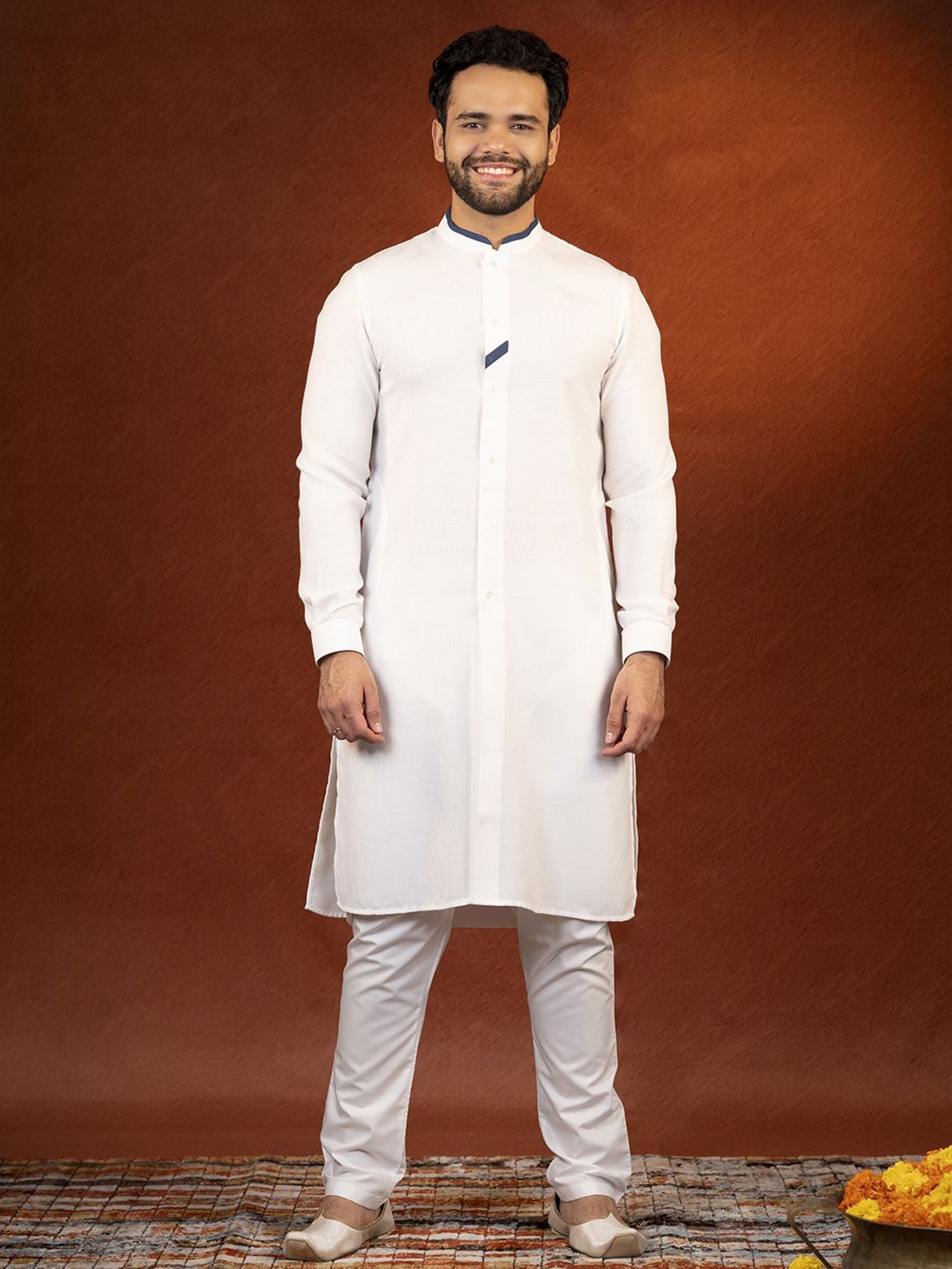 

TheEthnic.Co Mandarin Collar Cotton Silk Straight Kurta with Pyjamas, White