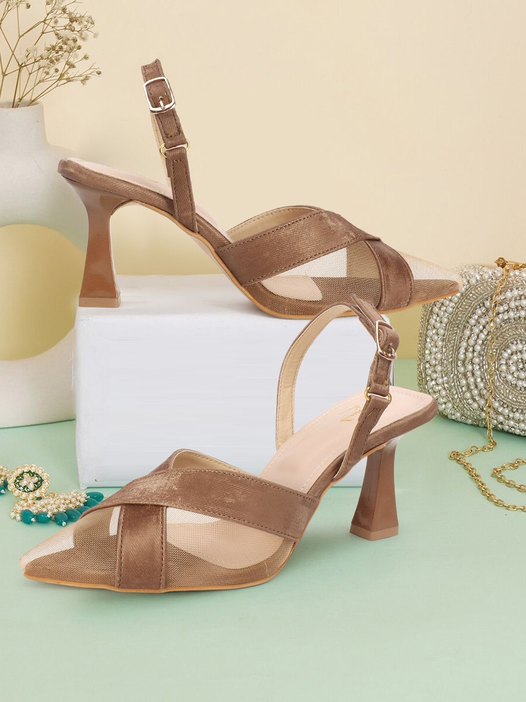 

CHINRAAG Block Sandals with Buckles, Brown