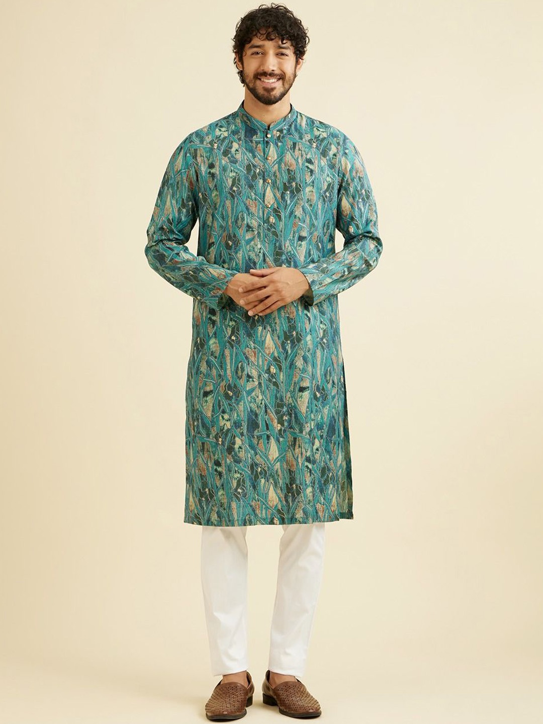 

Manyavar Floral Printed Mandarin Collar Straight Kurta, Green