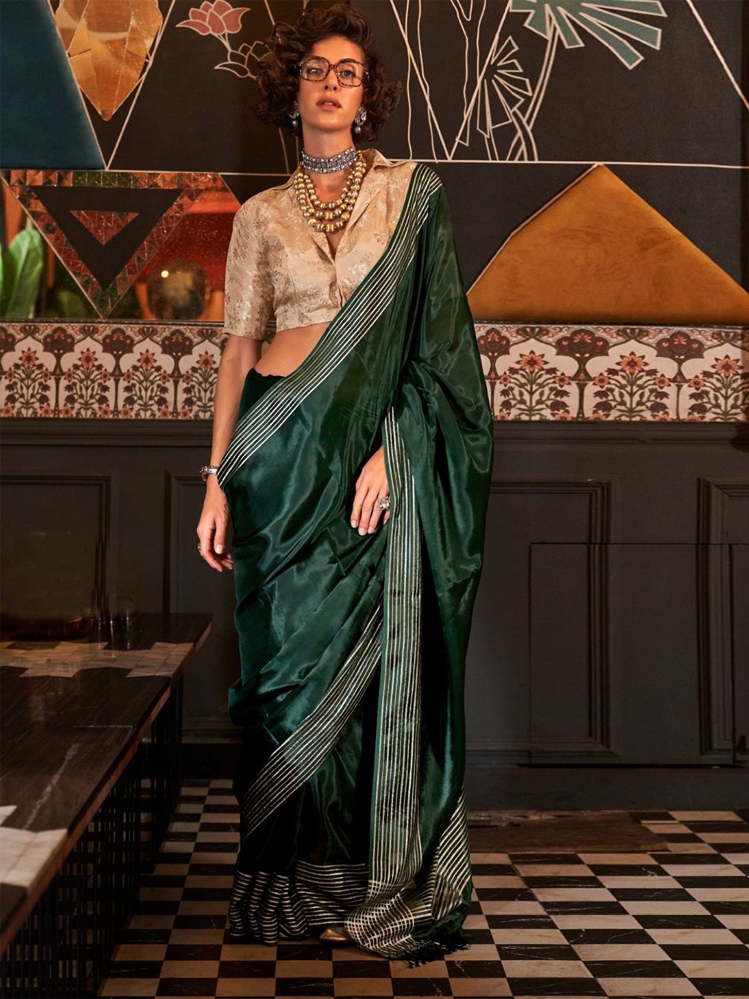 

DEVATITHI Gotta Patti Silk Blend Saree, Green