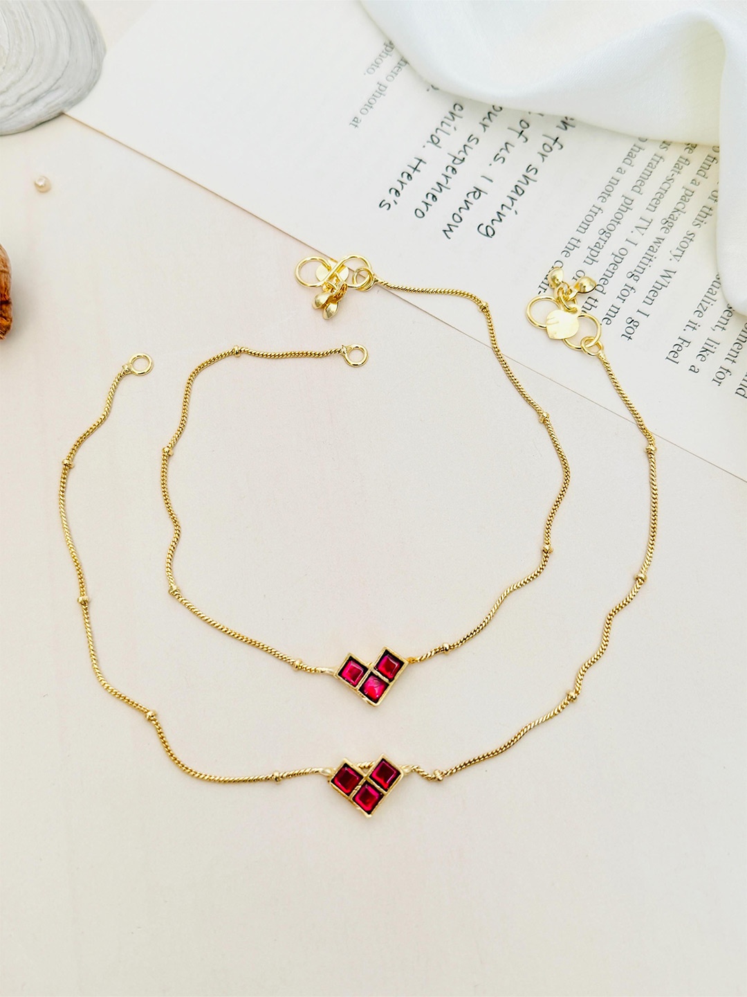

ABDESIGNS Gold-Plated Artificial Stones and Beads Anklet