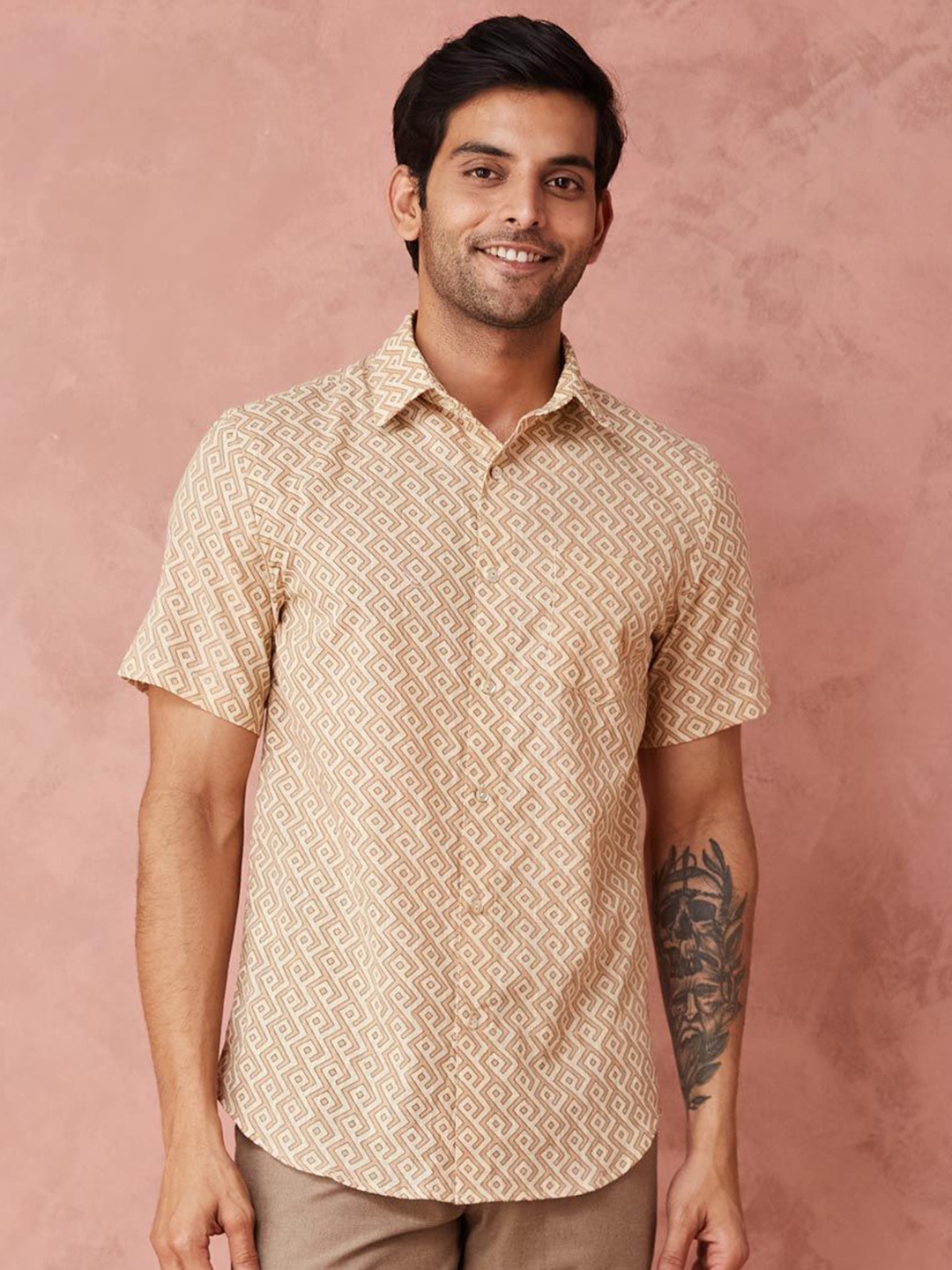 

Fabindia Men Spread Collar Abstract Printed Cotton Casual Shirt, Beige