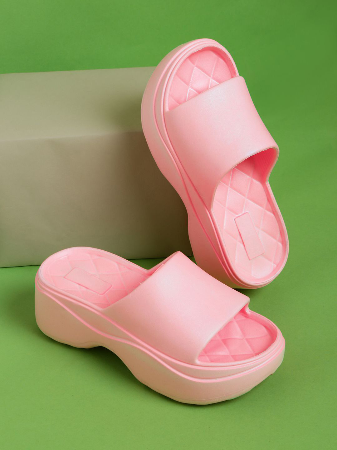 

The Roadster Lifestyle Co Women Round Toe Flip Flops, Pink