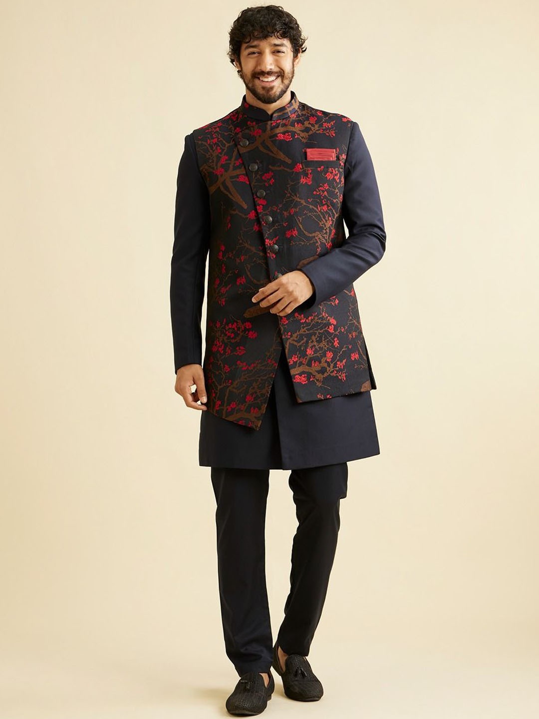 

Manyavar Men Self-Design Mandarin Collar Long Sleeves Sherwani Set, Navy blue