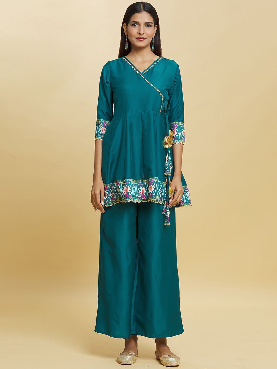 

Adara Khan Ethnic Motifs Printed Angrakha Gotta Patti Kurti with Palazzo, Green
