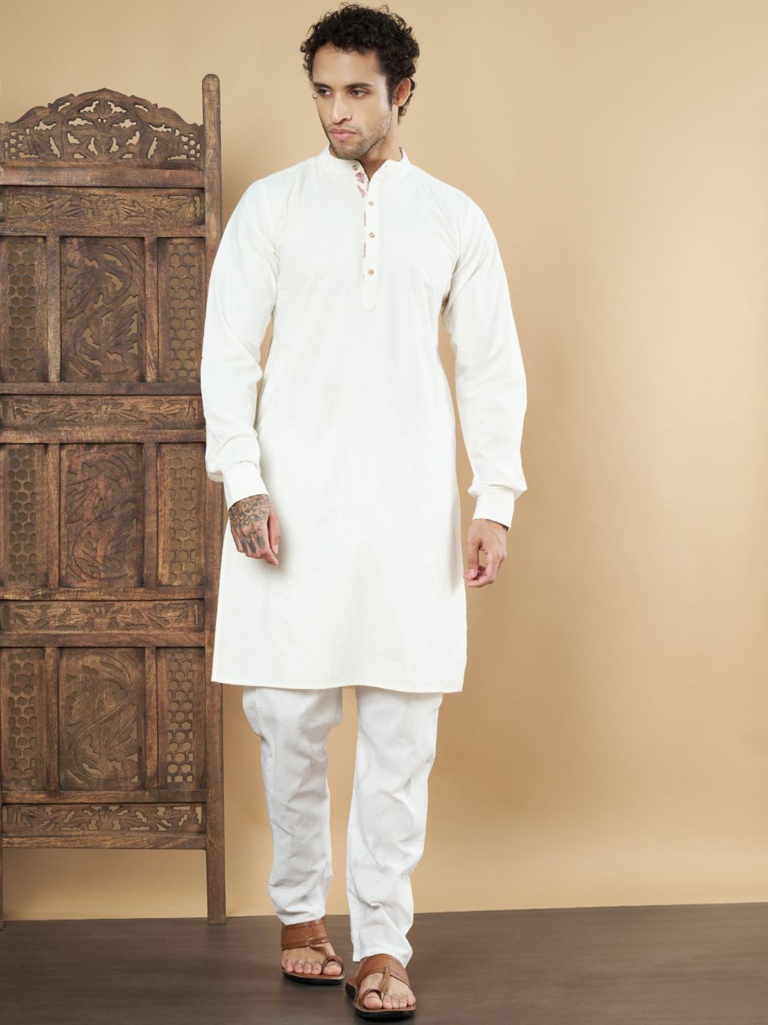 

FABRIC FITOOR Mandarin Collar Regular Pure Cotton Straight Kurta, White