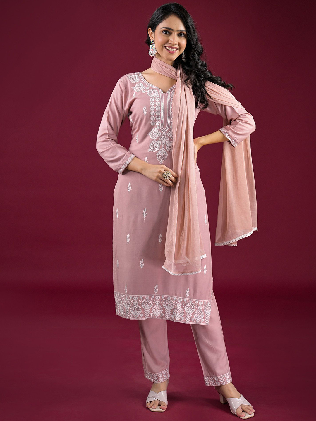 

Peachmode Floral Embroidered Thread Work Straight Kurta with Trousers & Dupatta, Mauve