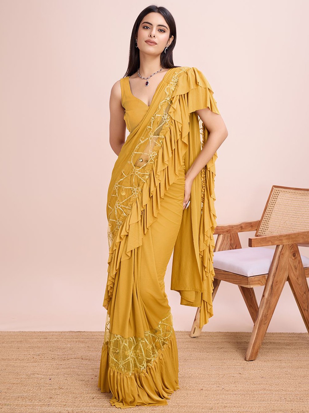 

CARTYSHOP Embellished Embroidered Sequinned Saree, Yellow