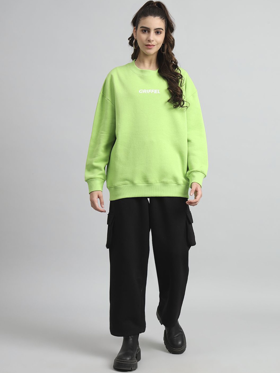 

GRIFFEL Printed Round Neck Long Sleeves Sweatshirt With Track Pant, Green