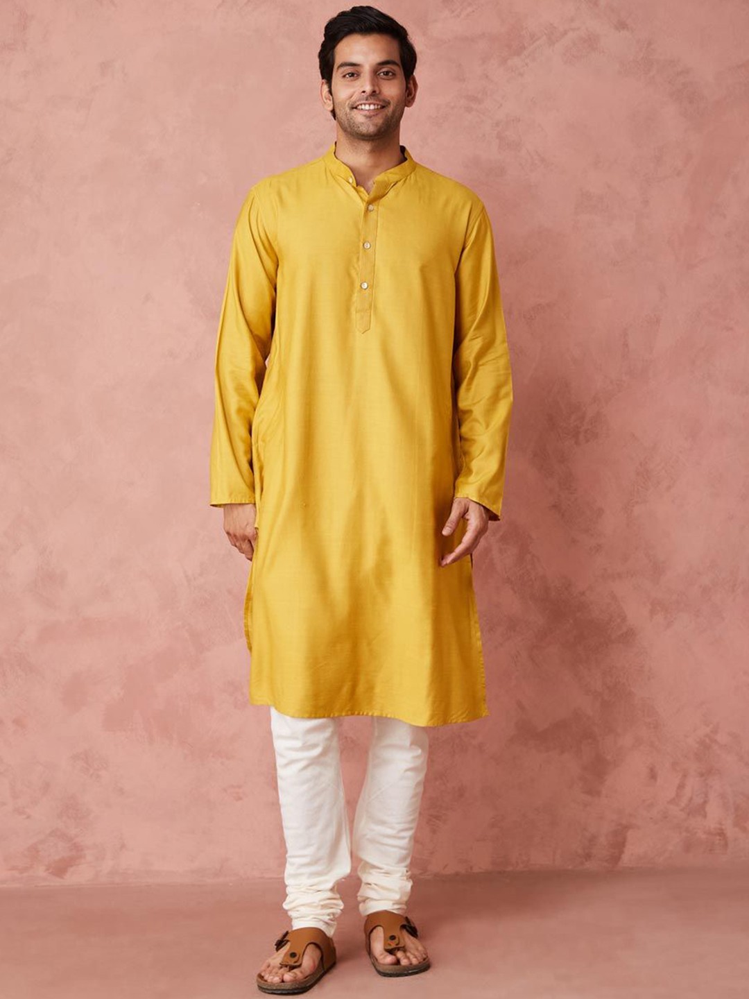 

Fabindia Mandarin Collar Straight Kurta, Yellow