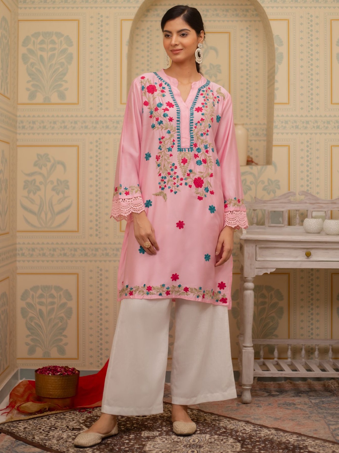 

HOUSE OF KARI Floral Embroidered Thread Work Chanderi Silk Straight Kurta, Pink