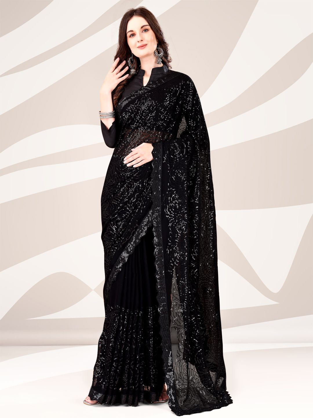 

Indian Women Floral Sequinned Pure Georgette Saree, Black