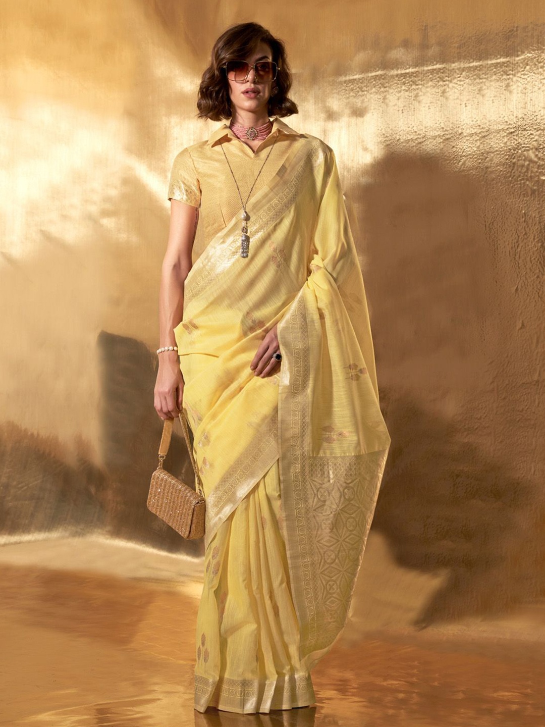 

DEVATITHI Floral Zari Linen Blend Saree, Yellow