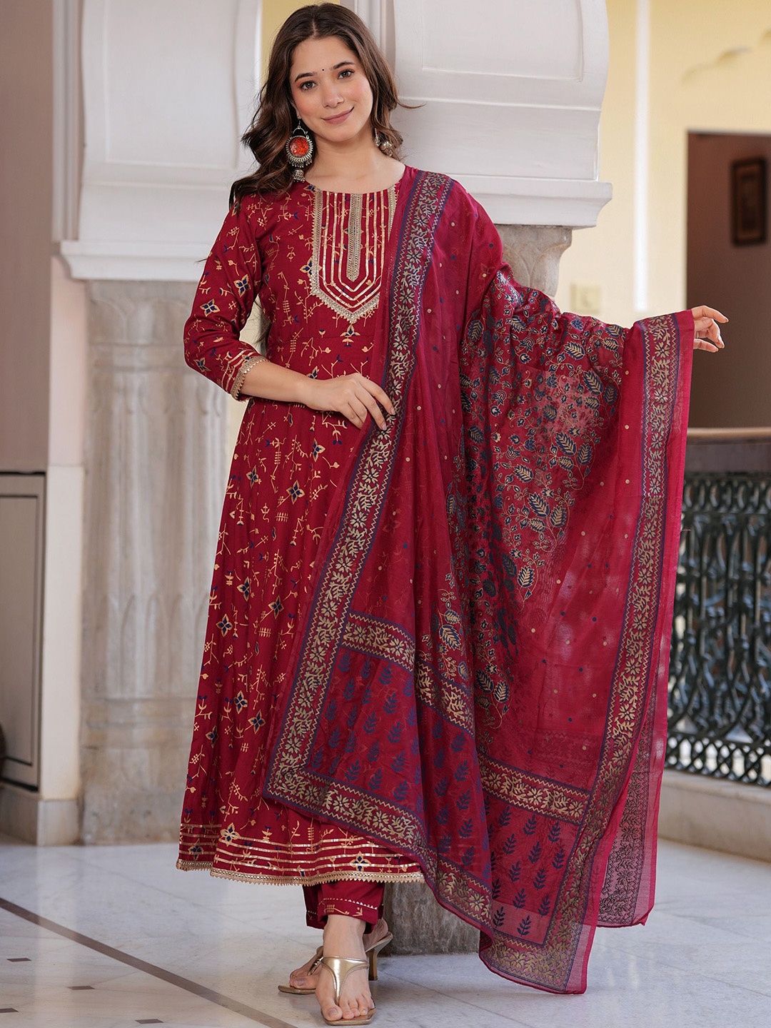 

misbis Floral Printed Gotta Patti Kurta with Palazzo & Dupatta, Maroon