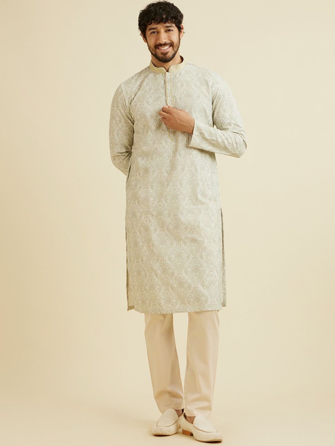 

Manyavar Floral Embroidered Chikankari Mandarin Collar Straight Kurta With Trousers, Green