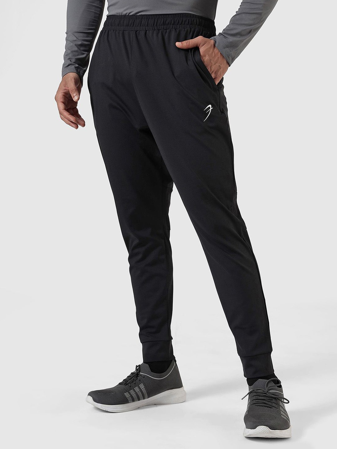 FUAARK Men Regular Fit Joggers, Black