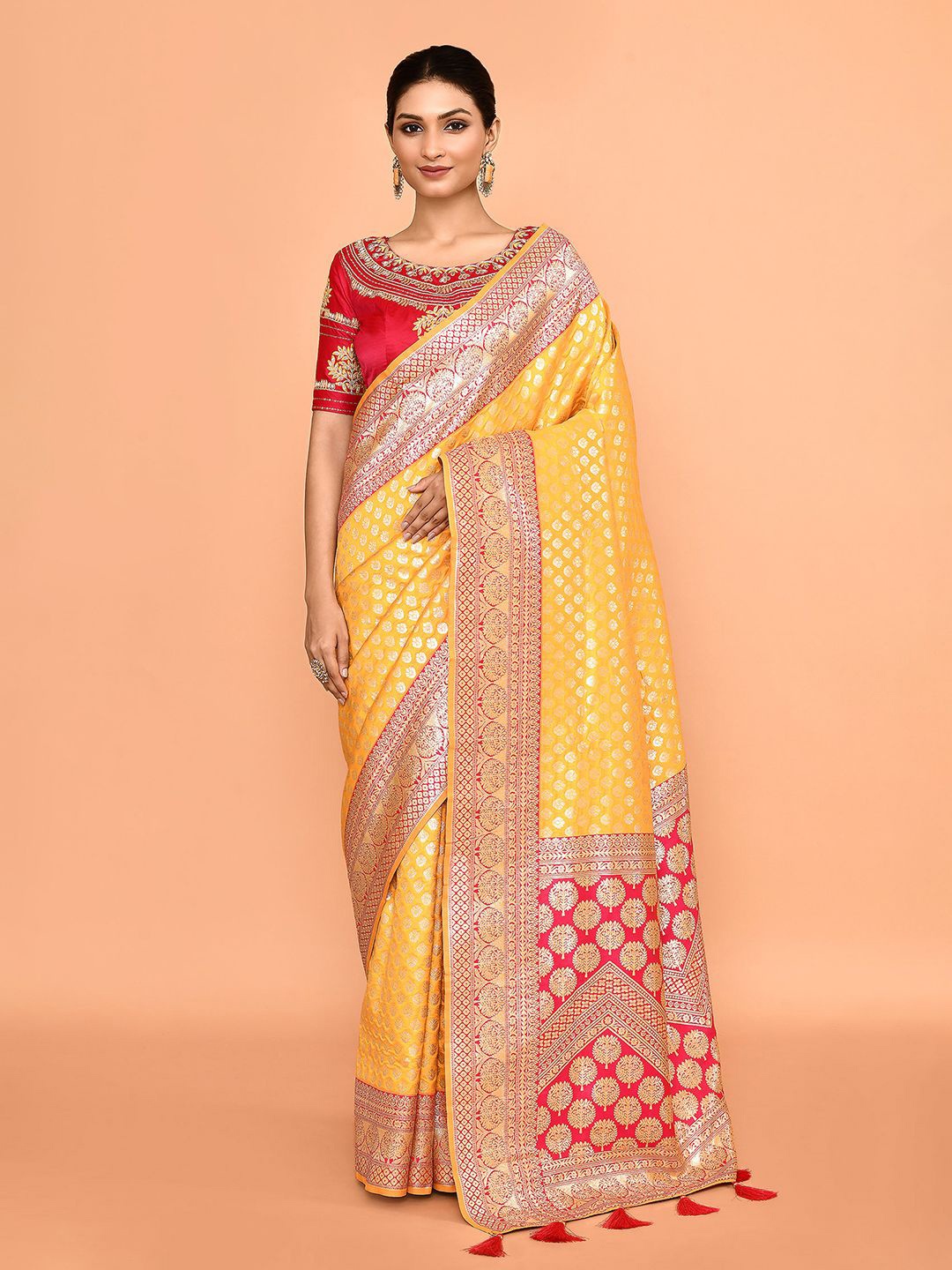 

Samyukta Singhania Woven Design Zari Pure Silk Saree, Yellow