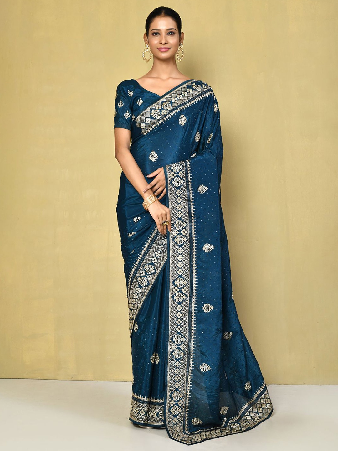 

Samyukta Singhania Ethnic Motifs Embroidered Art Silk Saree, Blue