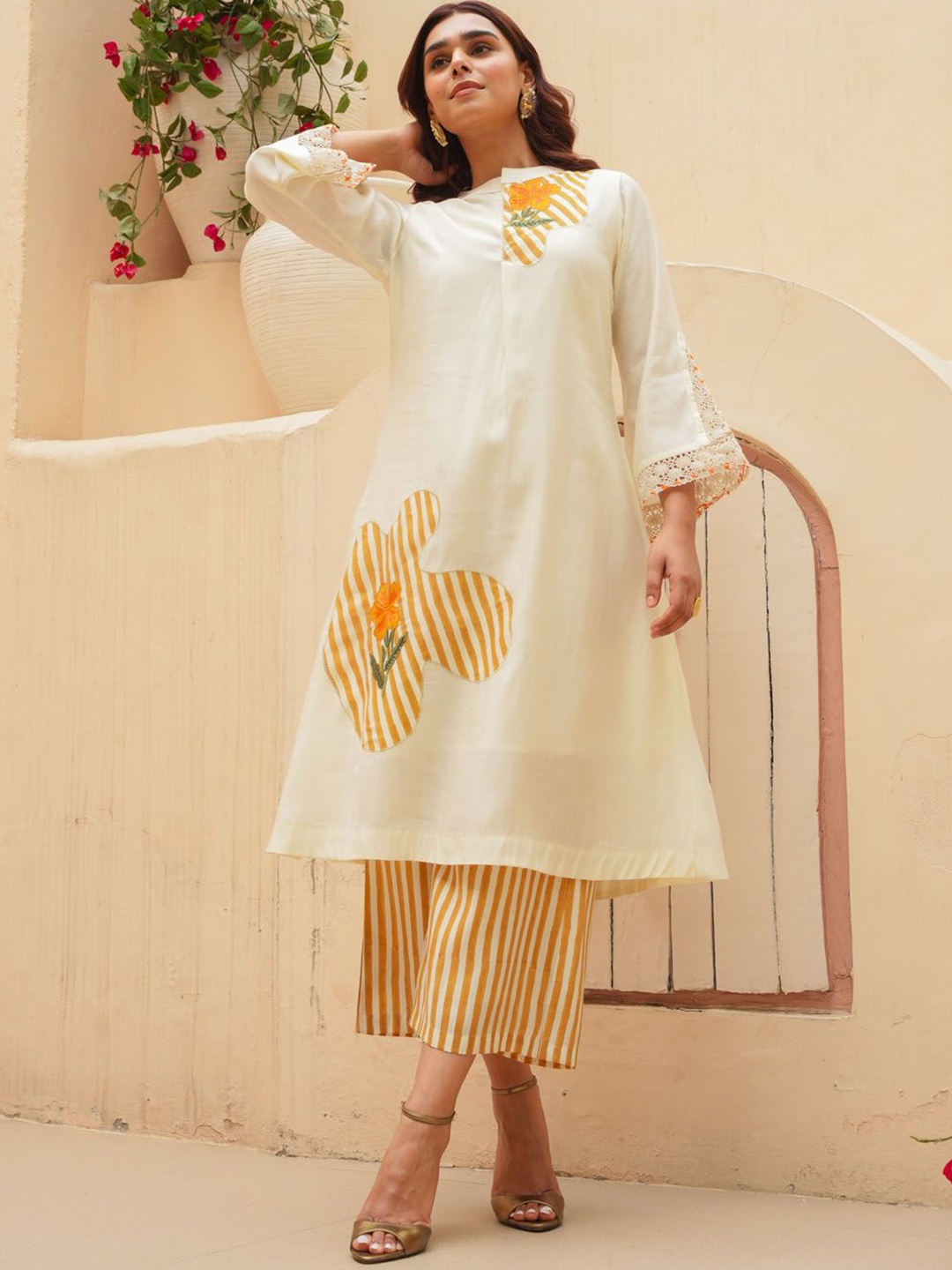

FASHION DWAR Mandarin Collar Tunic With Trousers Co-Ords, Off white