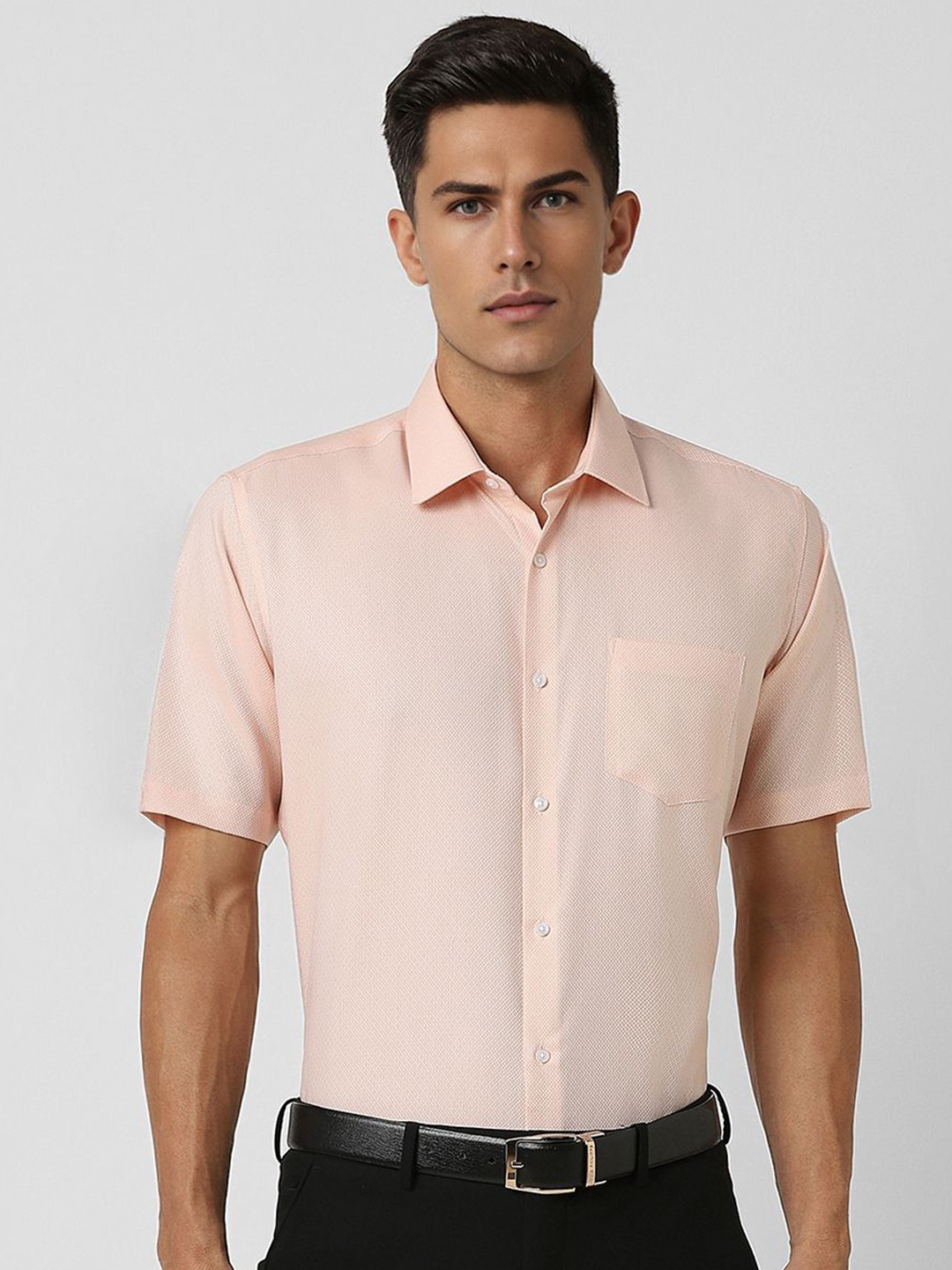 

Van Heusen Men Spread Collar Solid Cotton Formal Shirt, Peach