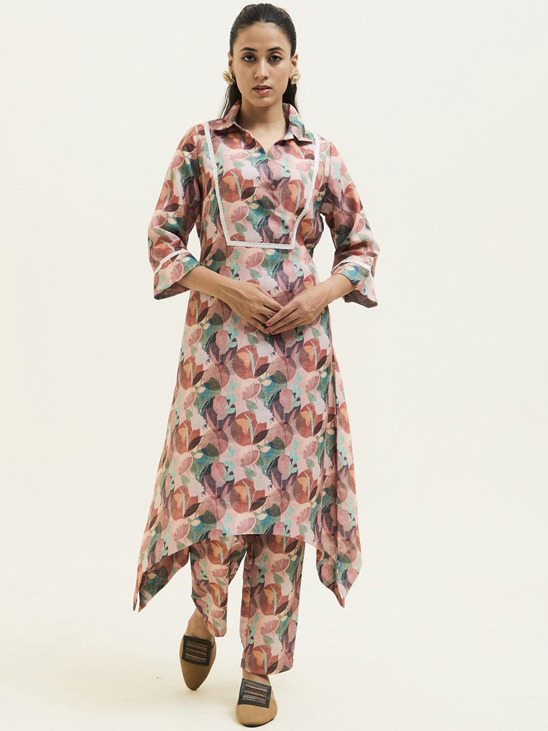 

Jaipur Kurti Abstract Printed Asymmetrical Kurta Set, Rose