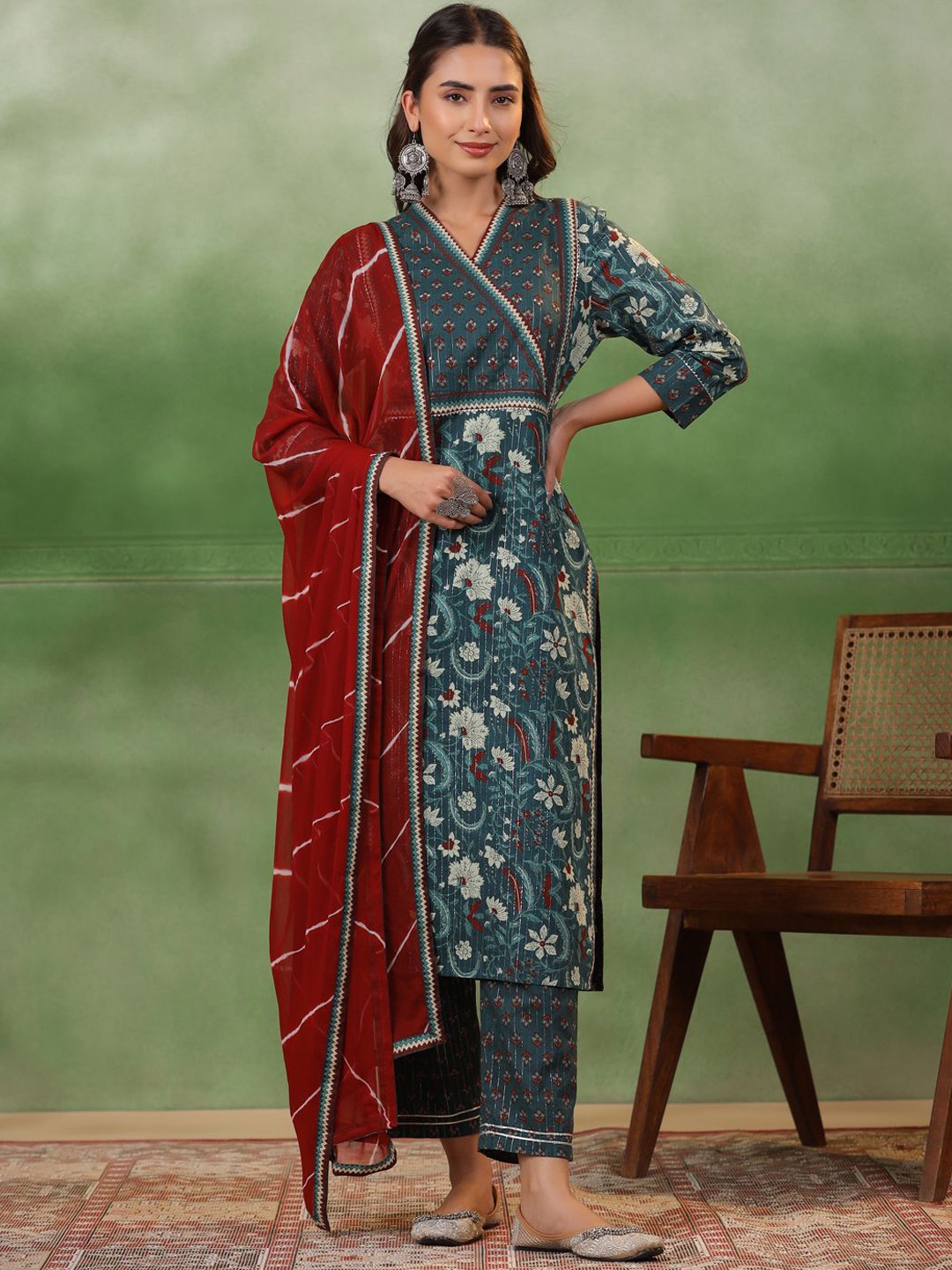 

RangDeep Floral Printed Gotta Patti Pure Cotton Straight Kurta with Trousers & Dupatta, Sea green