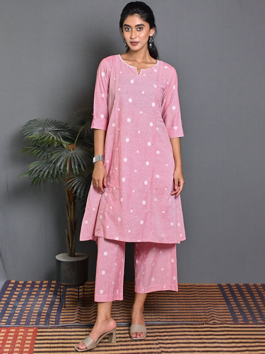 

Earthwear Geometric Printed Pure Cotton A-Line Kurta With Palazzo, Pink