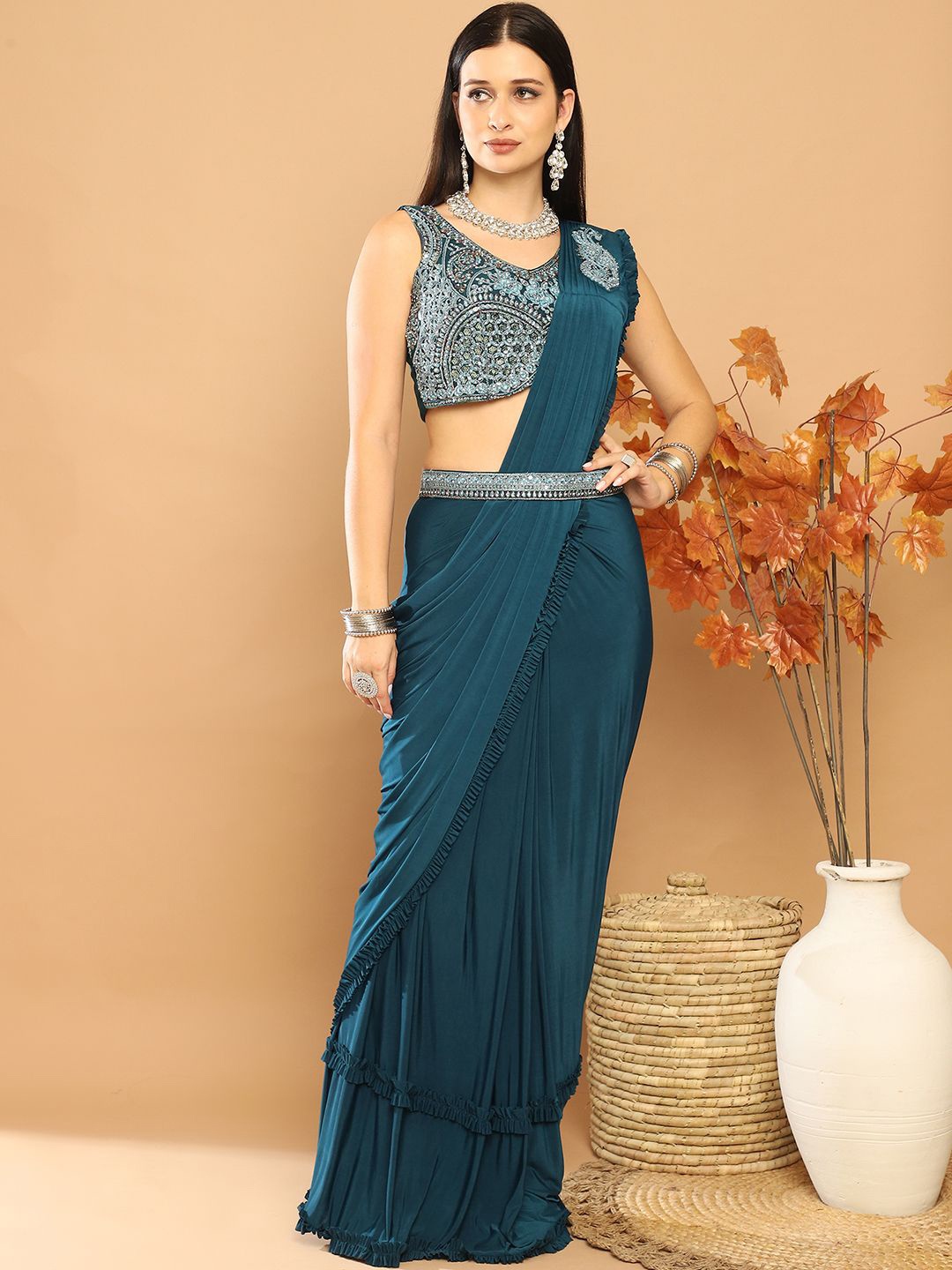 

Grancy Belted Solid Saree, Teal