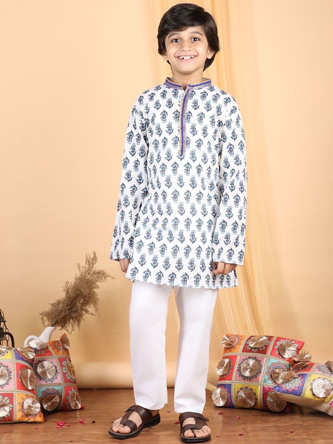 

kidcetra Floral Printed Pure Cotton Straight Kurta With Pyjama, Blue