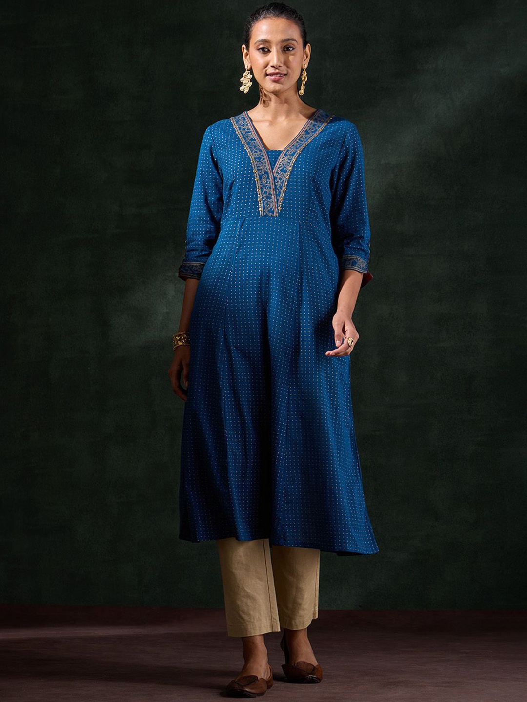 

Taneira Polka Dot Printed V Neck Pure Cotton A Line Kurta, Blue