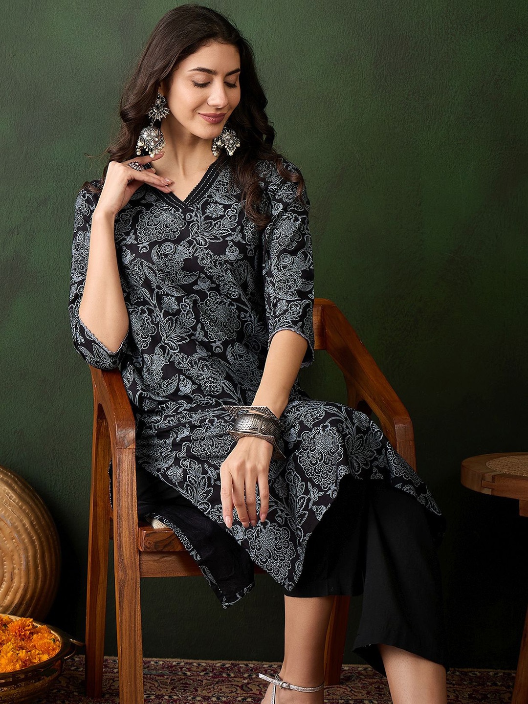

Sangria Floral Printed A-Line Kurta, Black