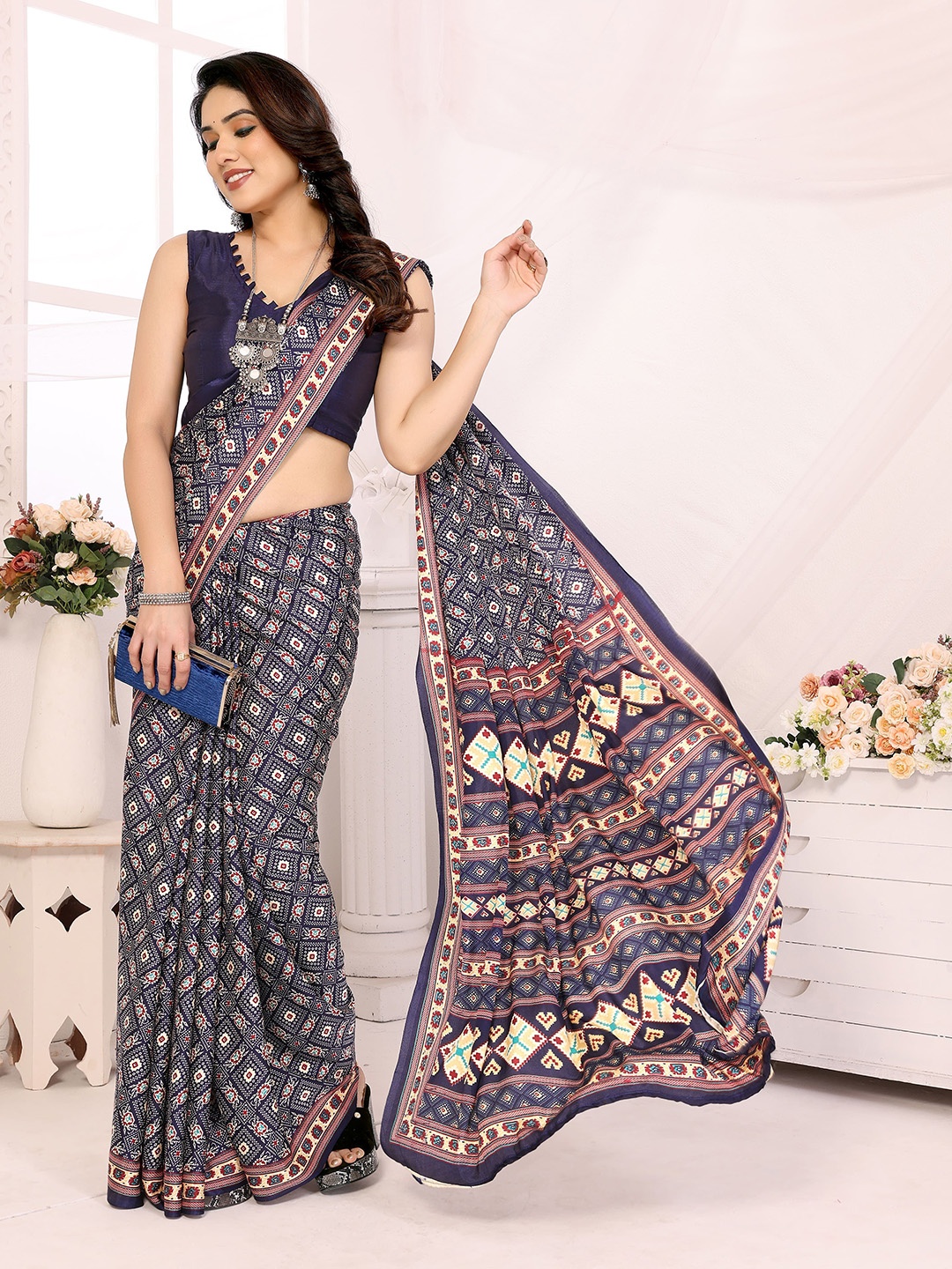 

PHORIA STYLE Bandhani Printed Patola Saree, Navy blue