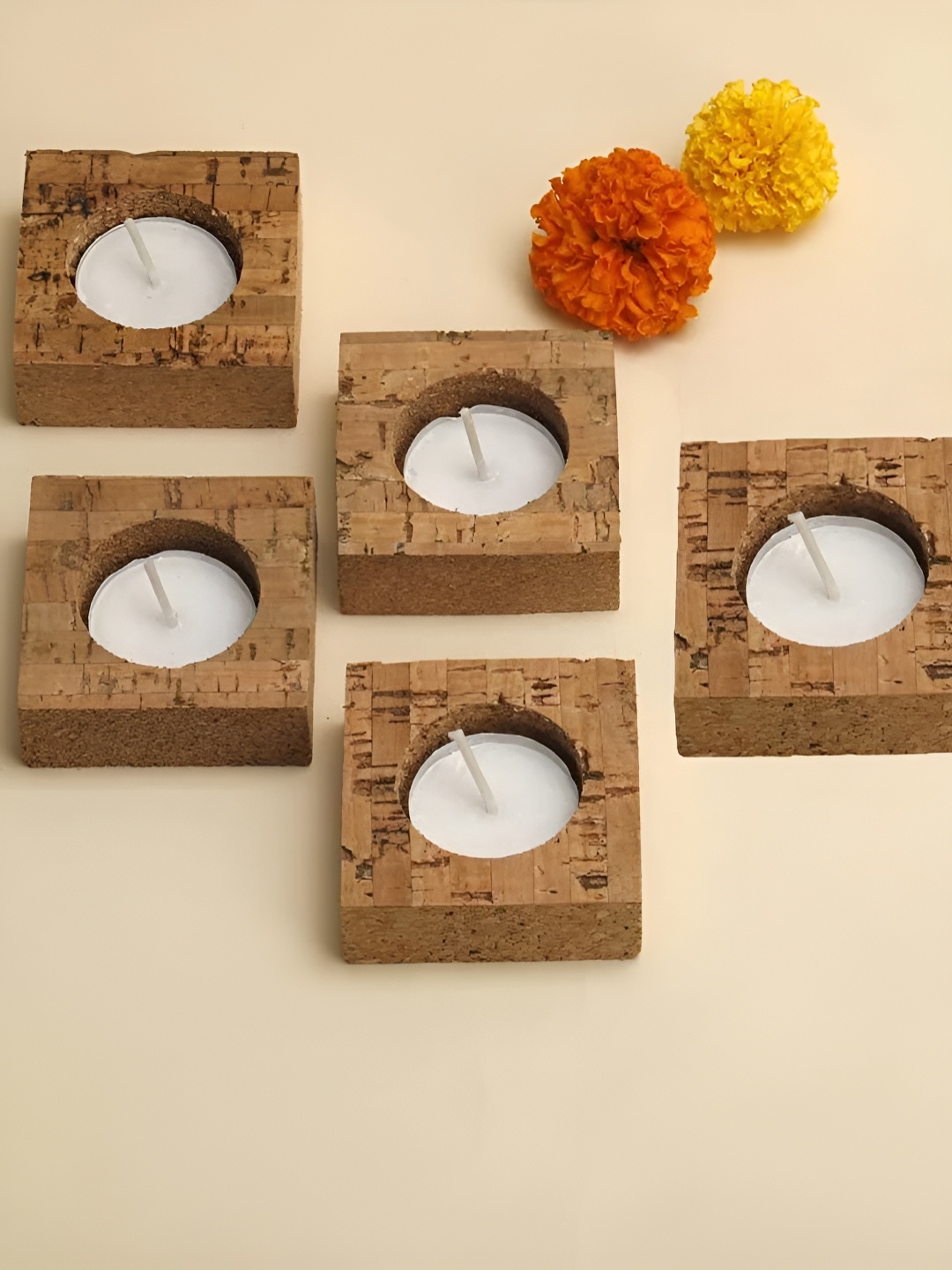 

Aromatic Fables White & Brown 5 Pieces Wooden Scented Tea Light Candles