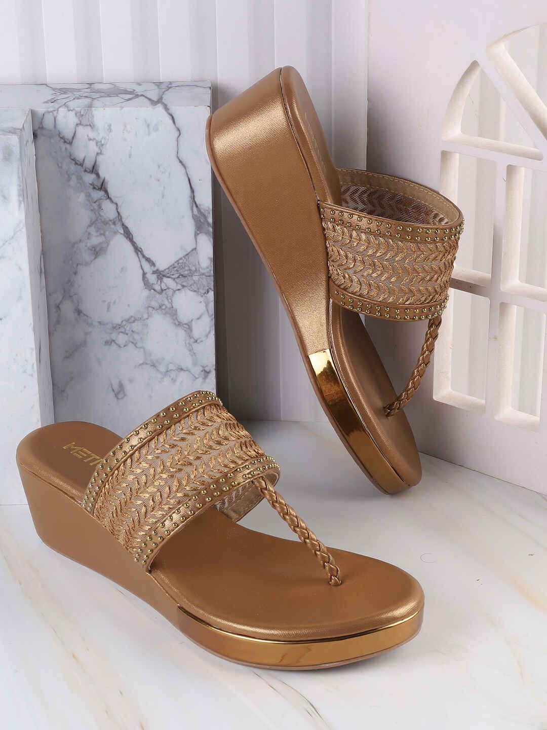 

Metro Platform with, Gold